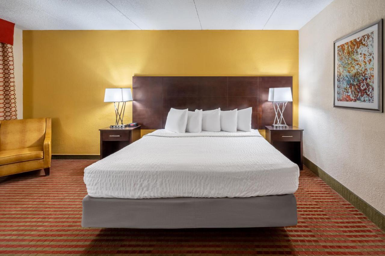 Grand Williston Hotel And Conference Center Экстерьер фото