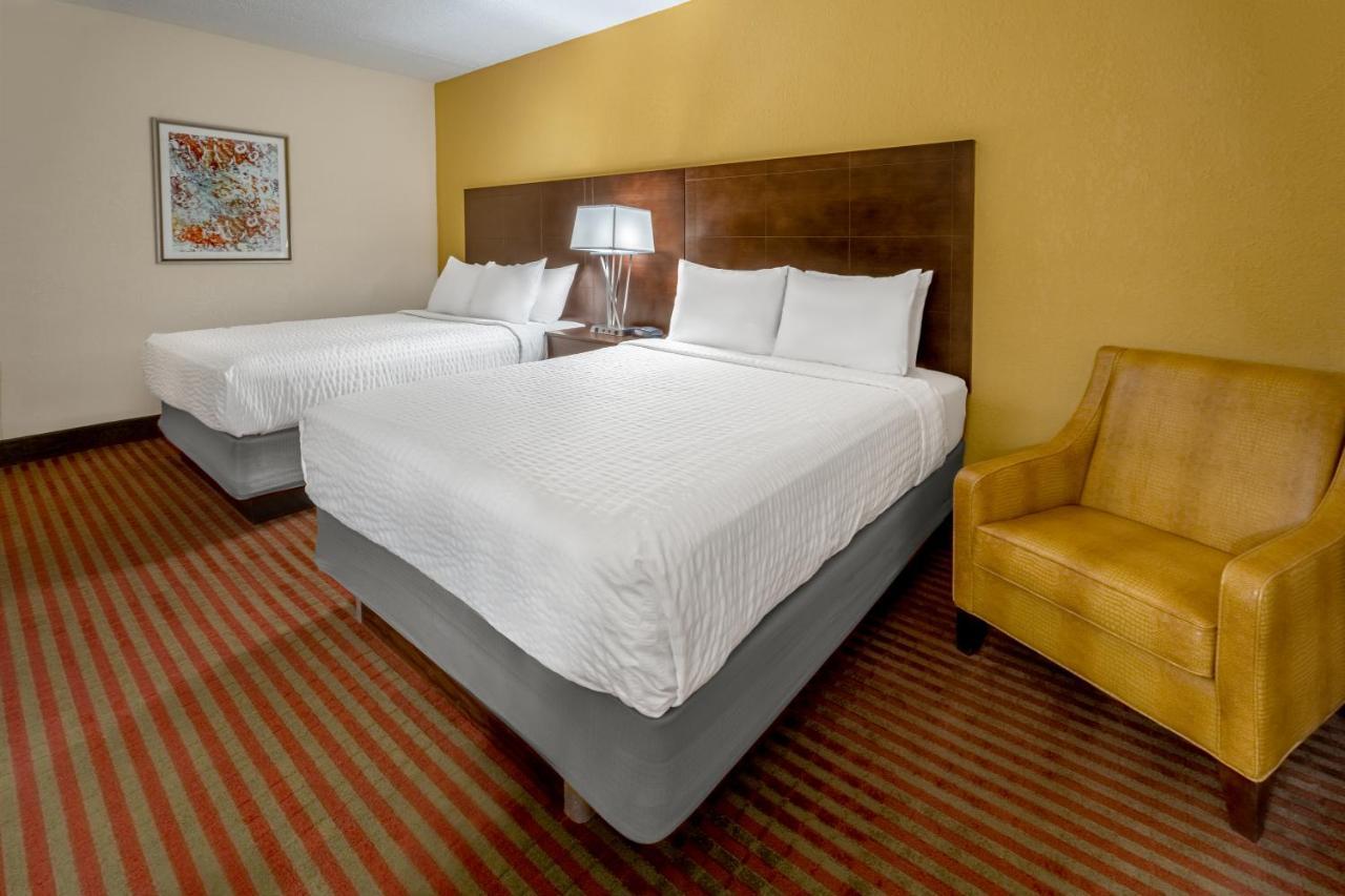 Grand Williston Hotel And Conference Center Экстерьер фото