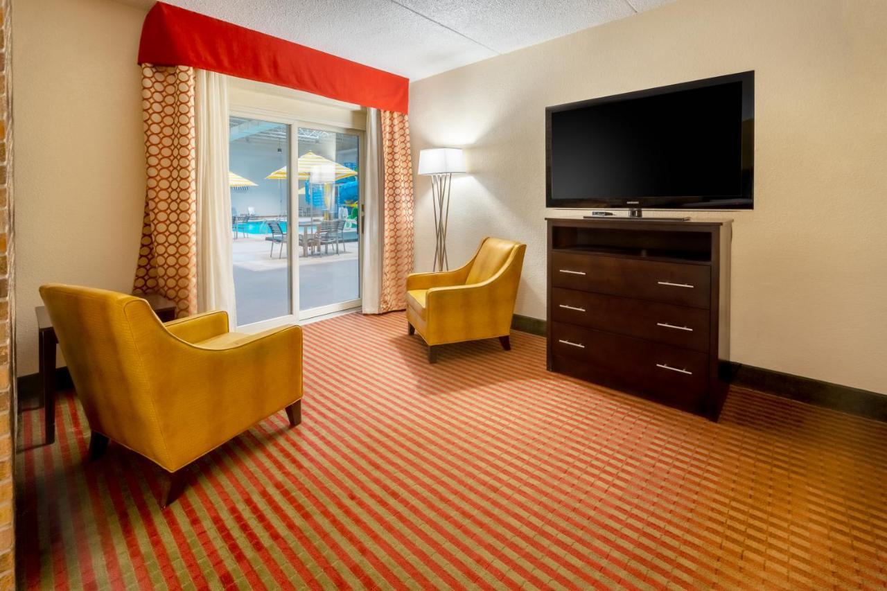 Grand Williston Hotel And Conference Center Экстерьер фото