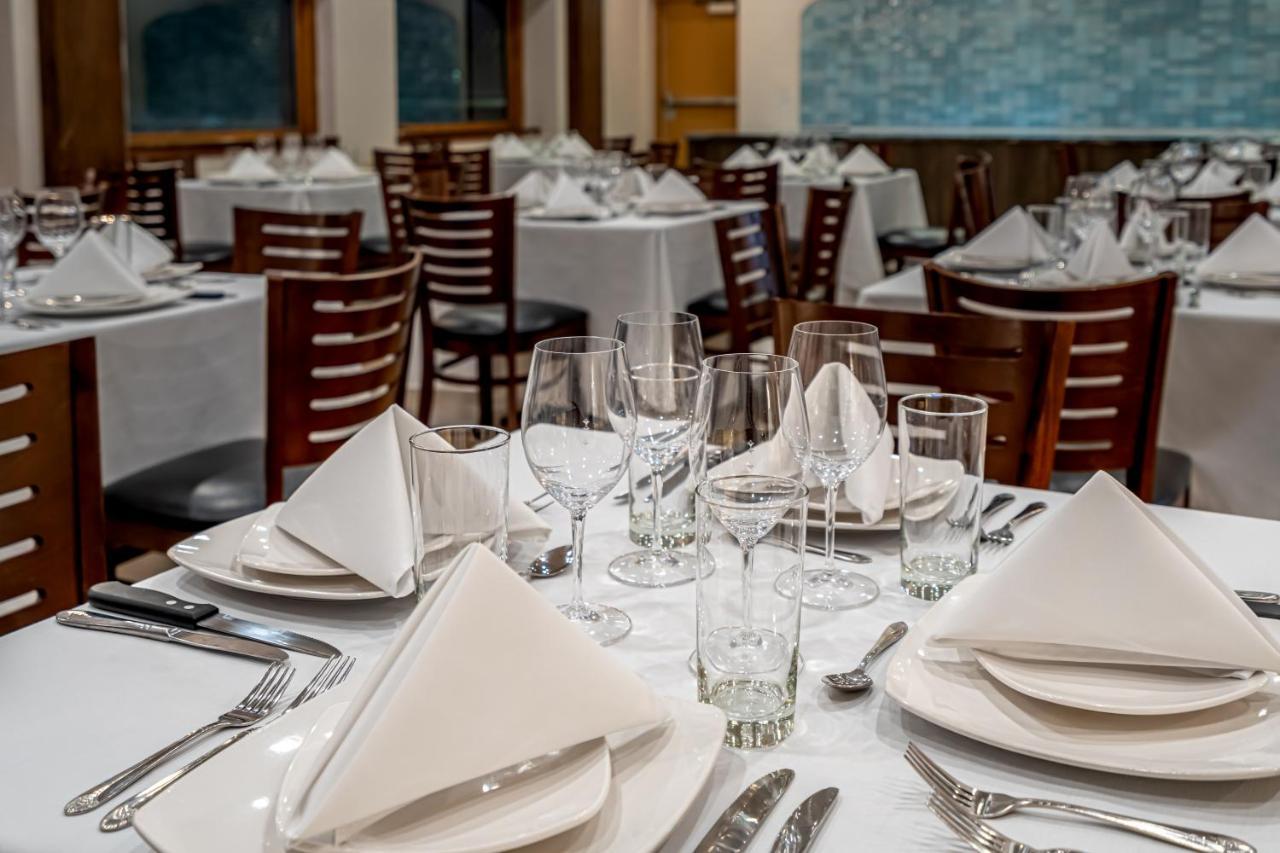 Grand Williston Hotel And Conference Center Экстерьер фото