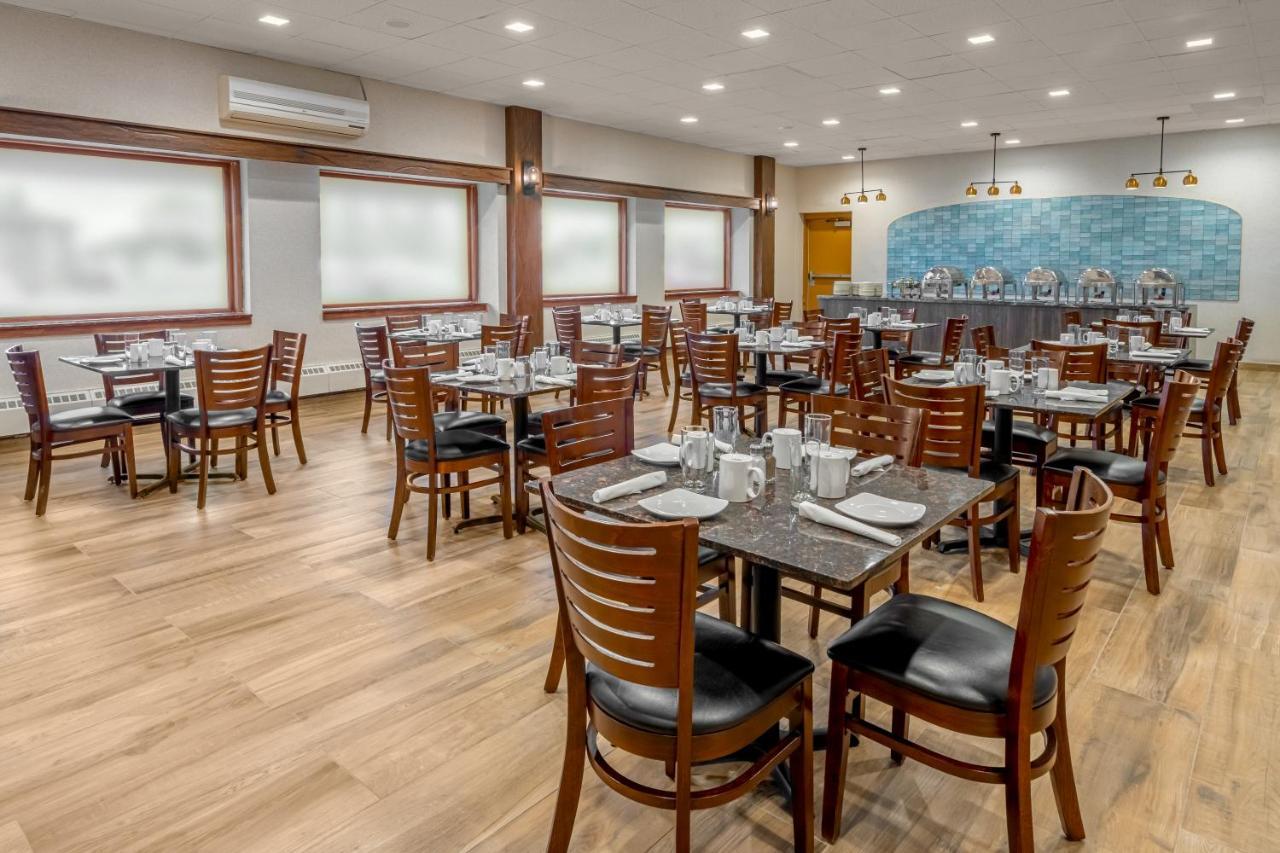 Grand Williston Hotel And Conference Center Экстерьер фото