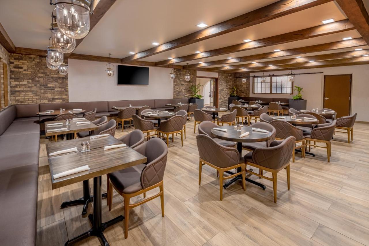 Grand Williston Hotel And Conference Center Экстерьер фото