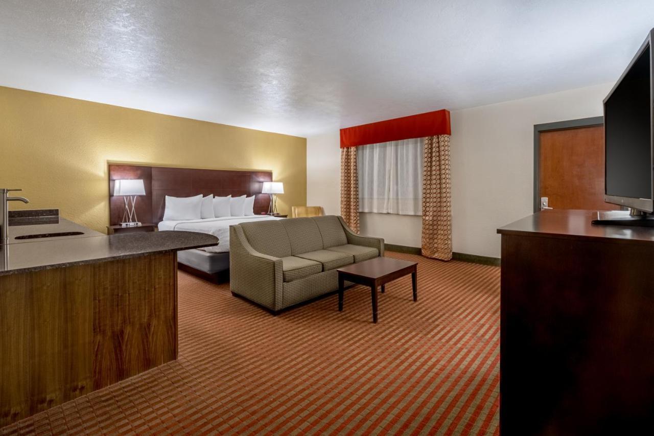 Grand Williston Hotel And Conference Center Экстерьер фото